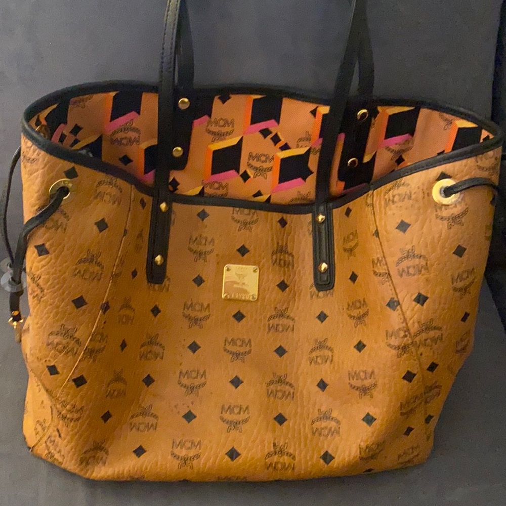 MCM Reversible Tote in Cognac